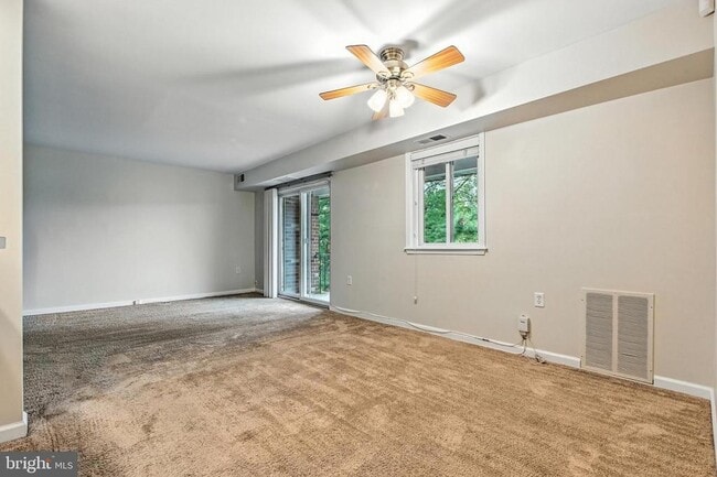 Building Photo - 206 Victor Pkwy