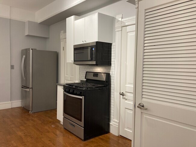 Foto del edificio - 1102 N Wolcott Ave