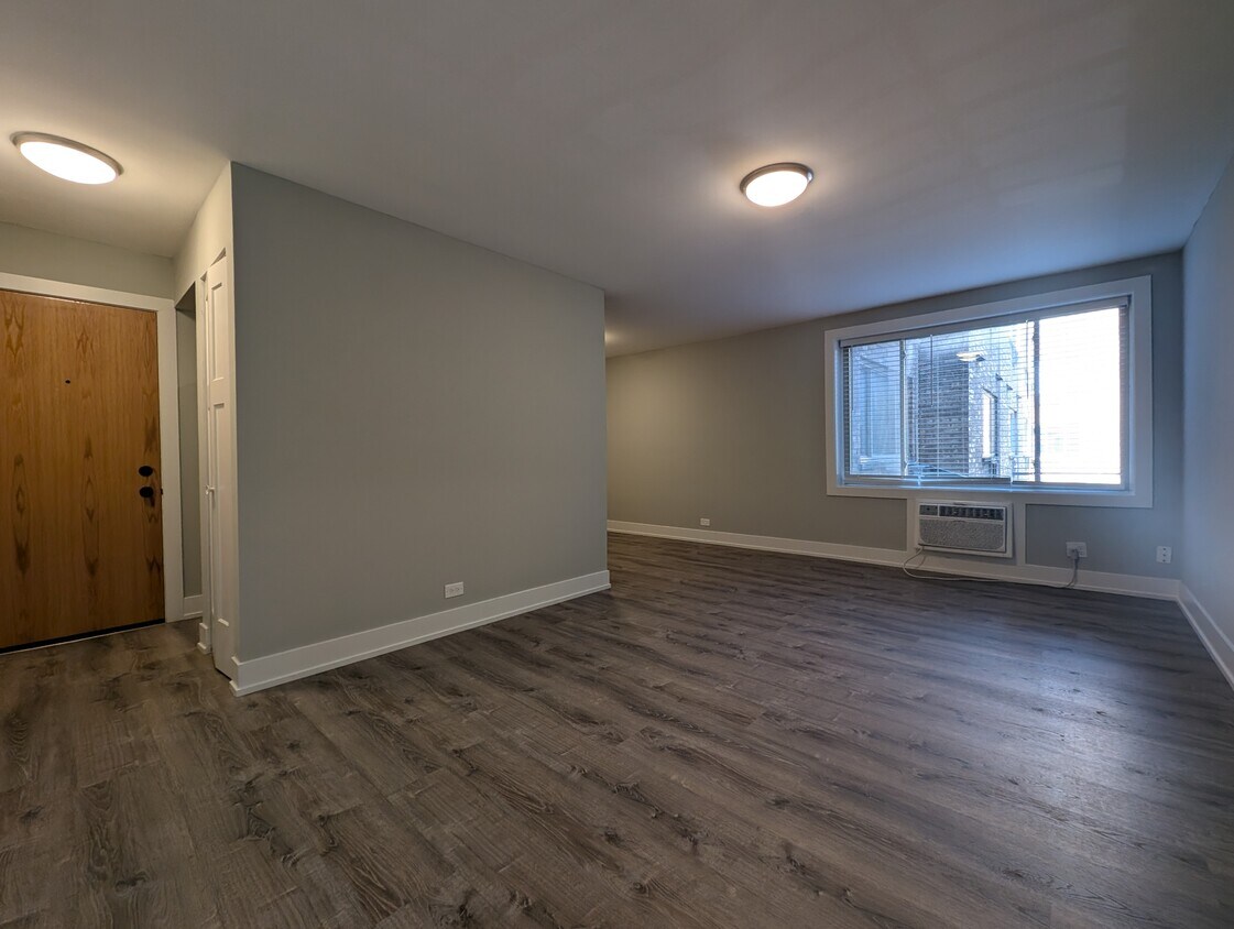 Foto principal - 542 W Surf St