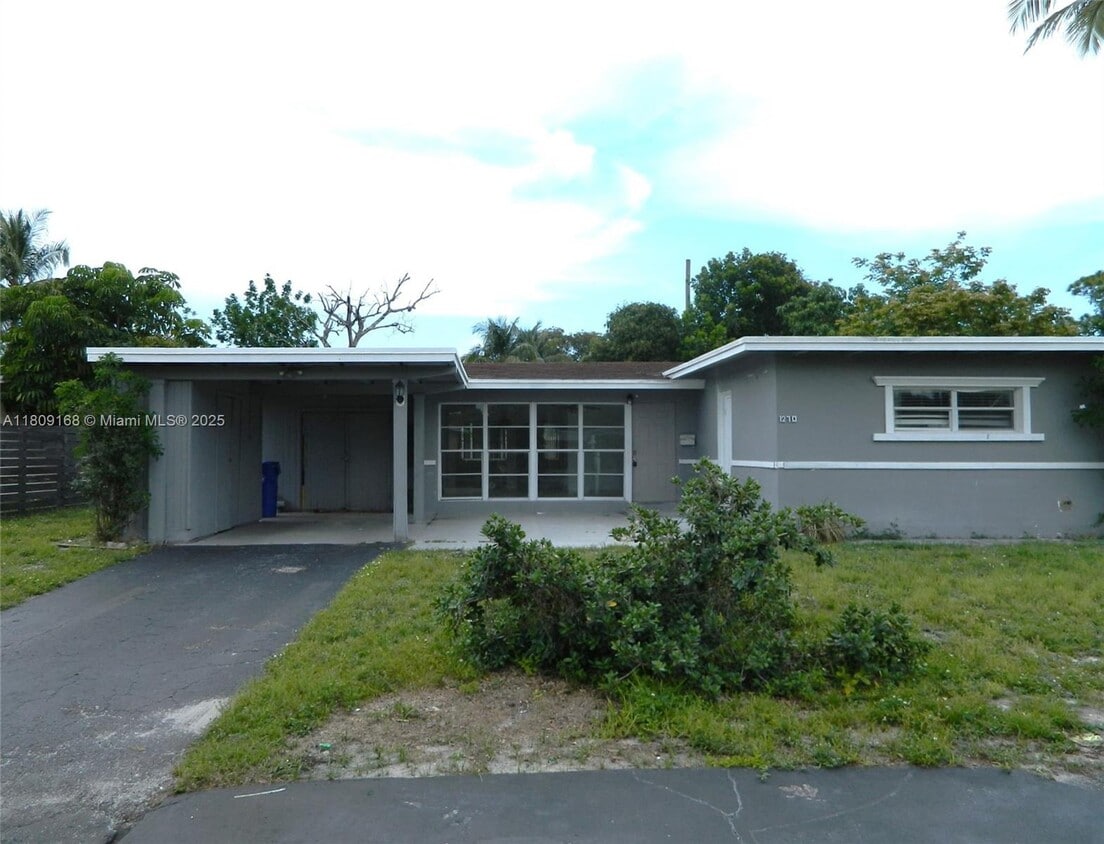 Primary Photo - 1270 SW 29th Terrace