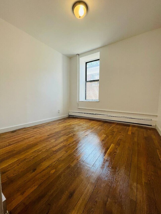 Building Photo - 312 Woodworth Ave