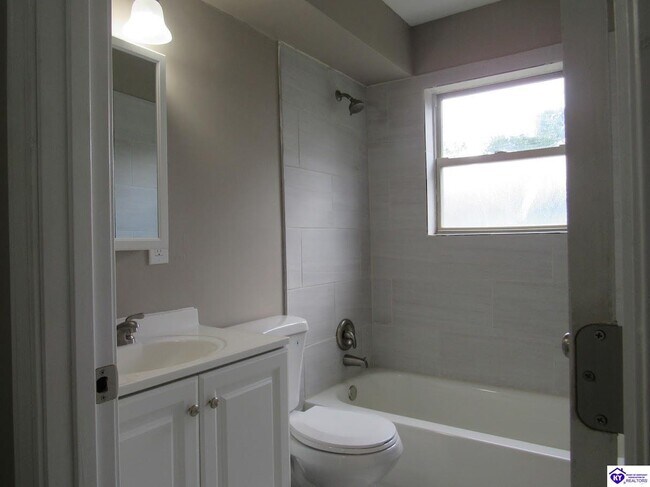 Foto del edificio - 244 Metts Ct