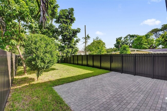 Foto del edificio - 119 NE 118th St