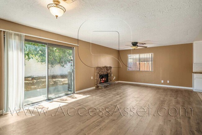 Building Photo - 52585 Avenida Velasco