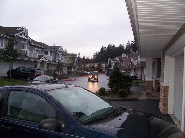 Building Photo - 23786 SE Summerhill Ln