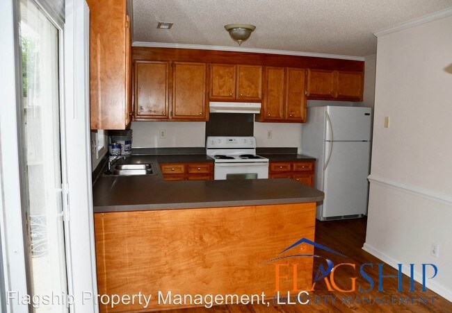Foto del edificio - 985 Spring Forest Rd