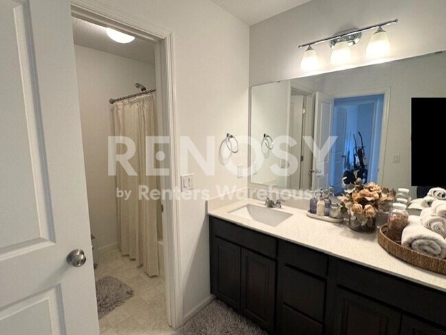Foto del edificio - 7216 Walnut Grove Ln N