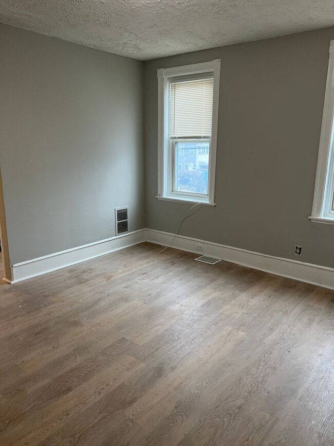 Building Photo - 347 Bergen St