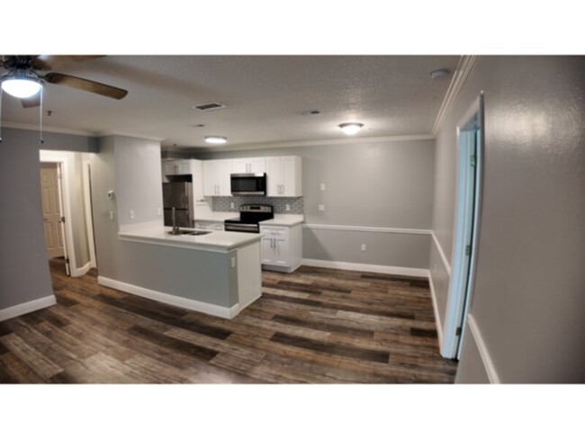 Building Photo - 2 Bedroom Condo in the Landings