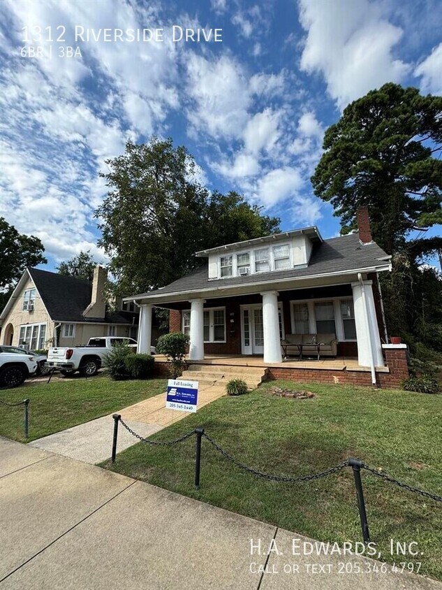 Building Photo - 1312 Riverside Dr