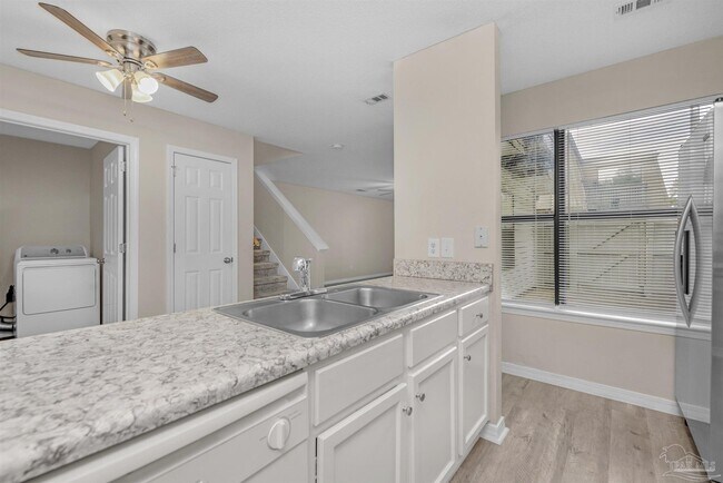 Foto del edificio - 2301 W Michigan Ave