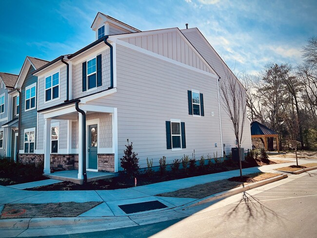 Building Photo - 323 Ribbon Rail St