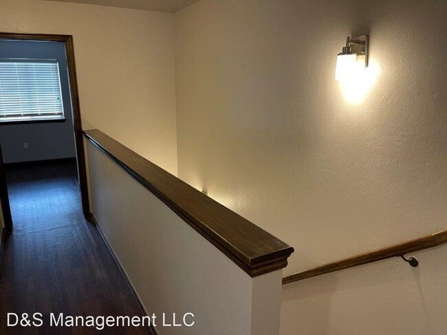 Building Photo - 3 br, 2.5 bath House - 6917 Mayberry Ln