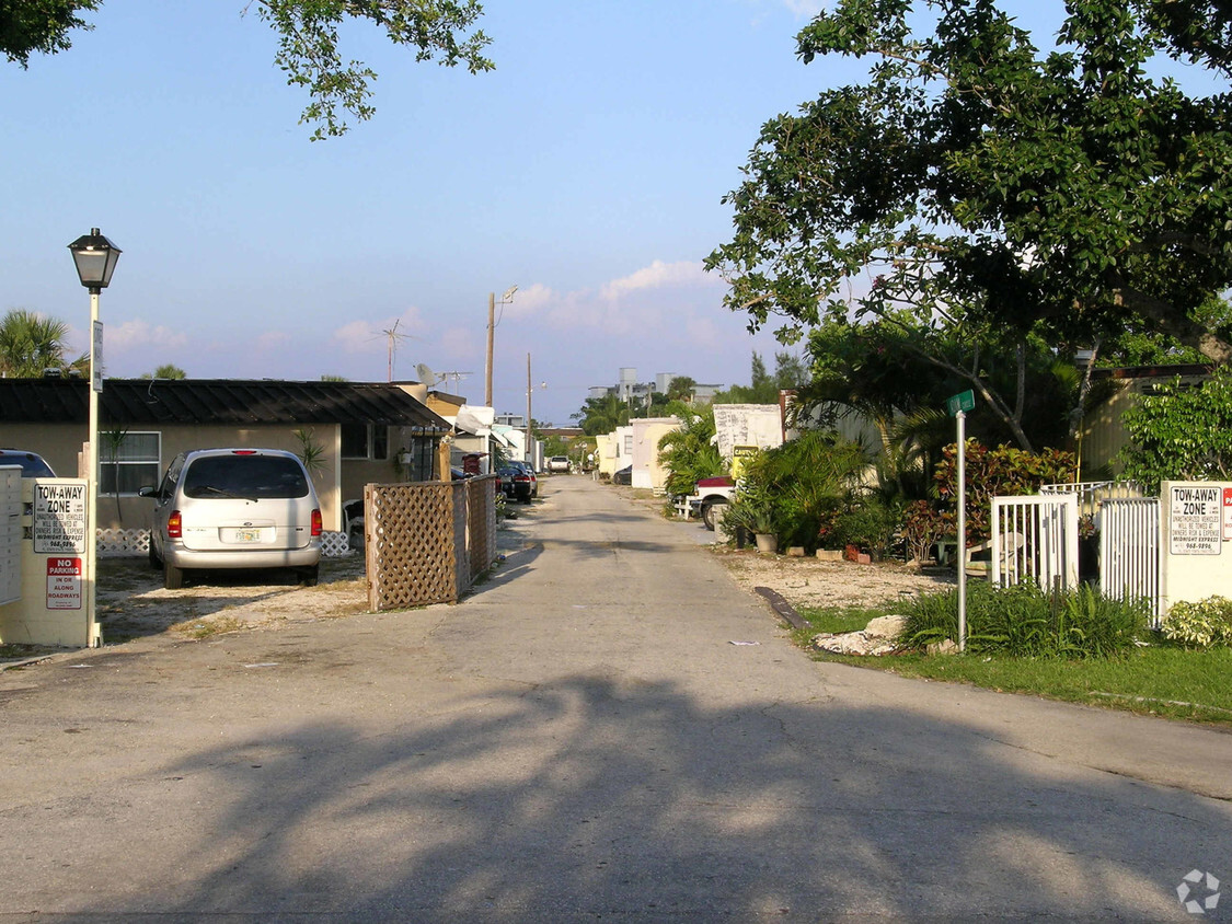 Primary Photo - Tropical Trailer Park