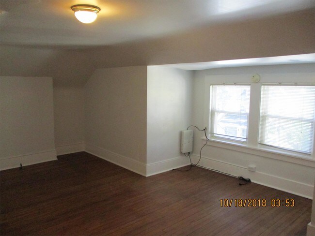 Foto del edificio - 5714 Woodmont St