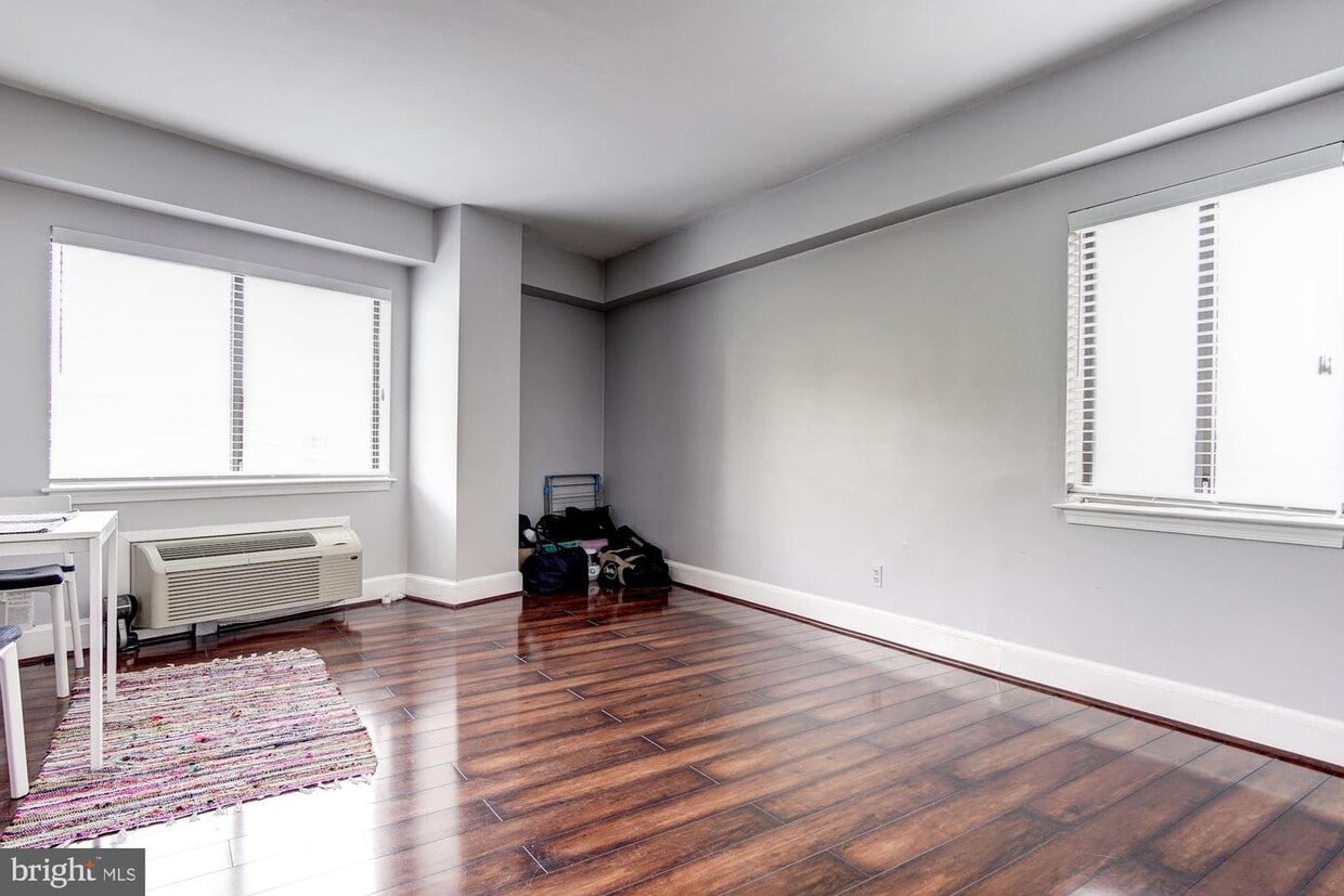 Primary Photo - 1825 T St NW