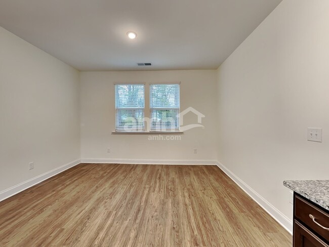 Foto del edificio - 54 Gregory Dr