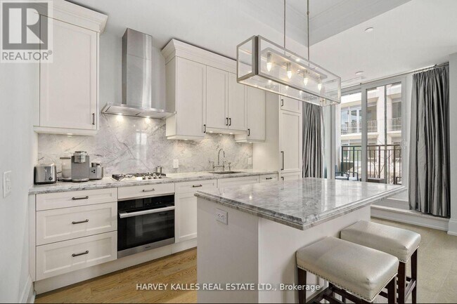 Building Photo - 133 Hazelton Ave