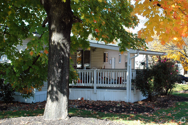 Building Photo - Green Acres