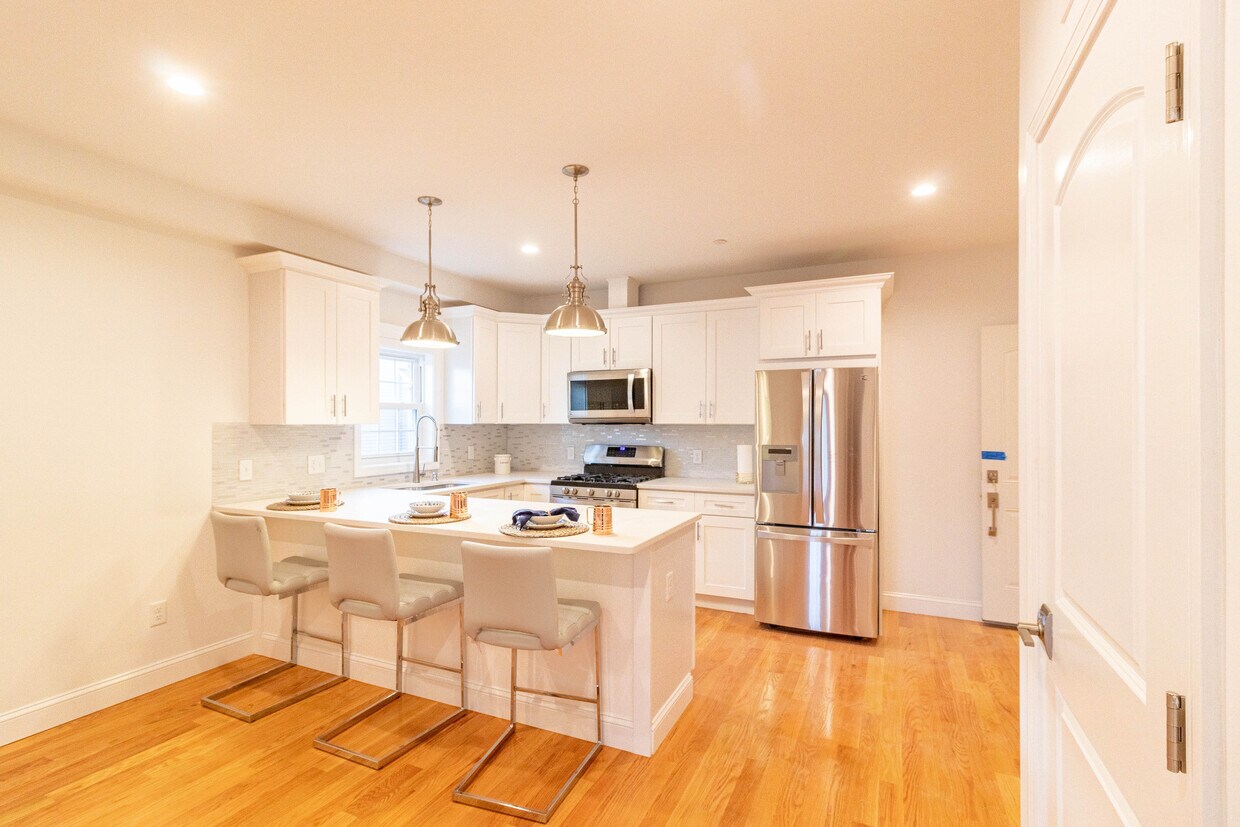 114 Ferry St, Everett, MA 02149 Apartments in Everett, MA