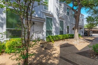 Building Photo - 2815 Welborn St