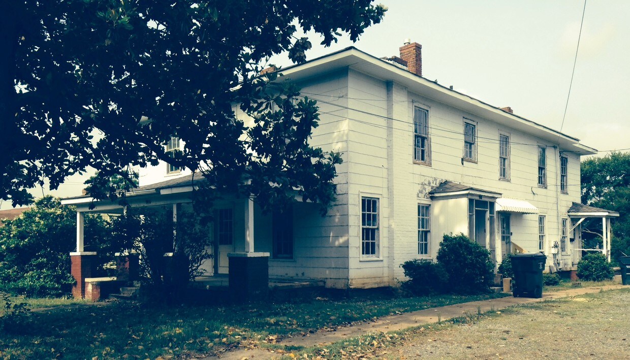 Building Photo - 918 S Beaumont Ave