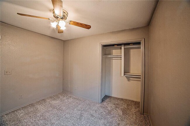 Foto del edificio - 604 NE 21st St