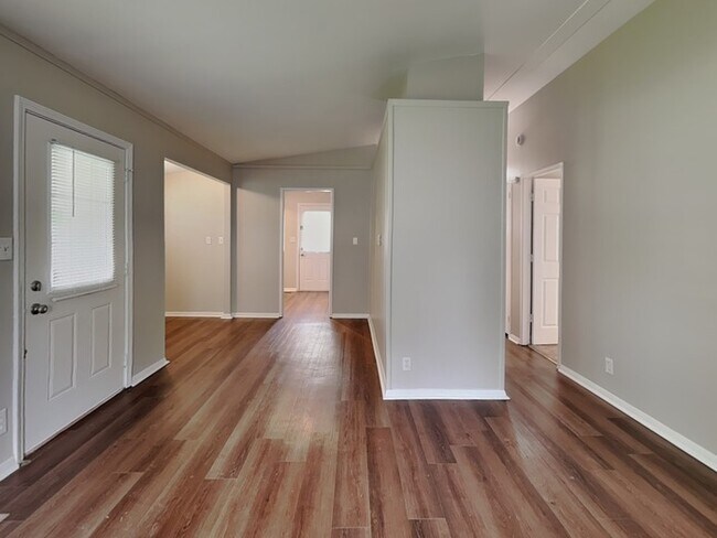 Foto del edificio - 120 Brookside Dr