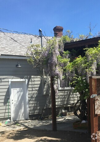 Building Photo - 1987 Plumas St