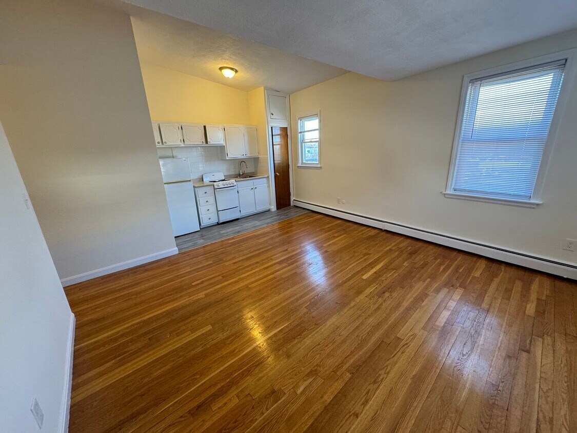 Foto principal - 276 North Beacon St