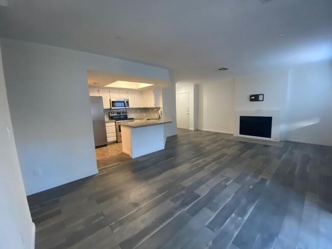 Building Photo - CUTE REMODELED ONE BEDROOM UNIT IN GATED C...