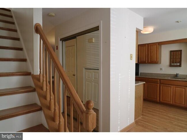 Building Photo - 74 Fair Oaks Ct