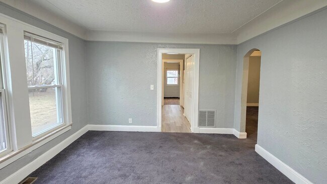 Foto del edificio - 7542 Meadow Ave