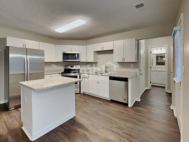 Foto del edificio - 7748 Parkmont Dr