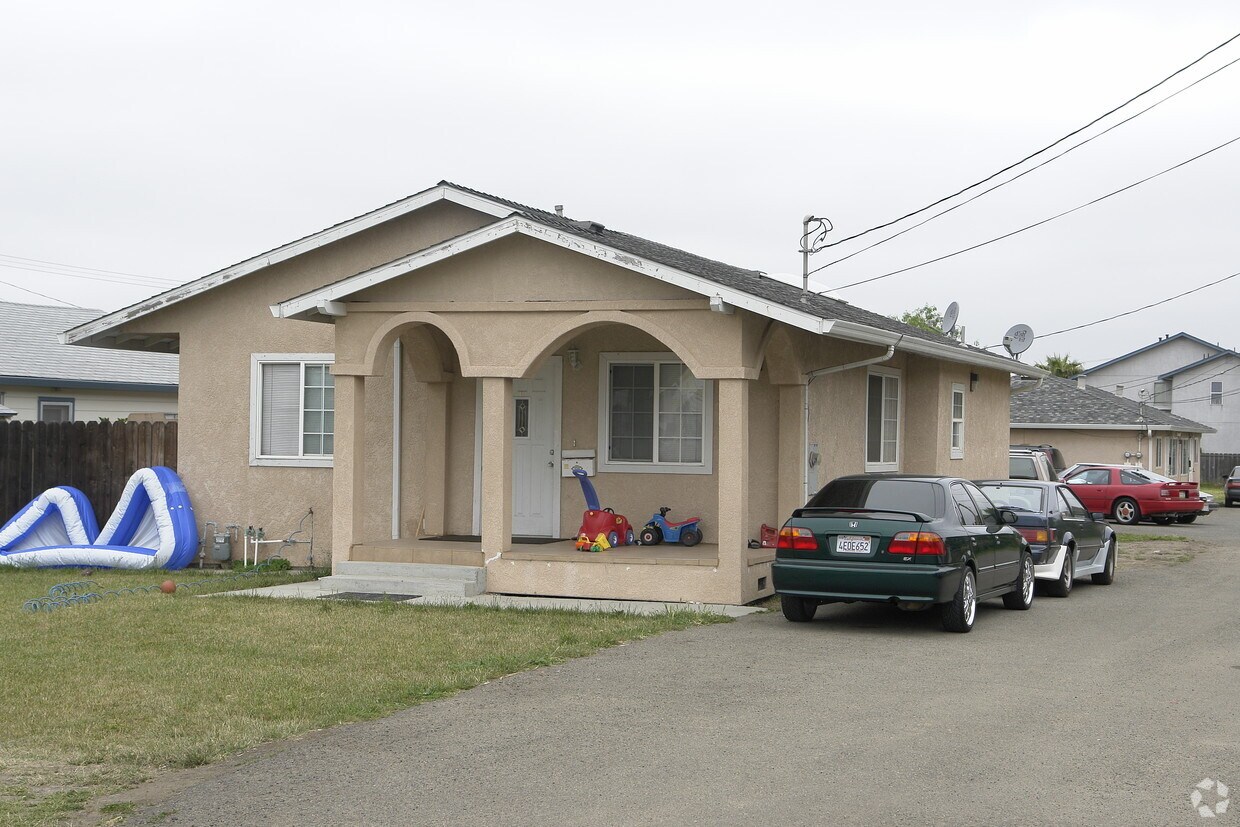 Primary Photo - 386 Grove Way