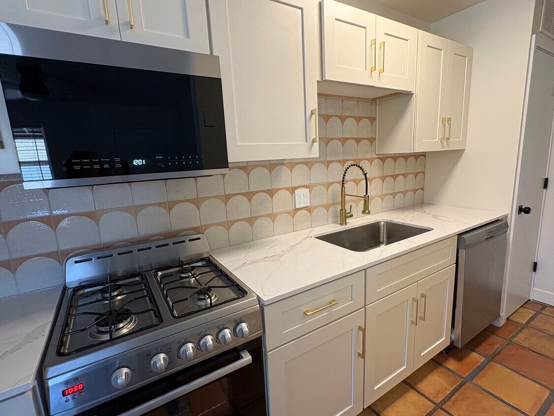 Photo - 817 S Melody Ln
