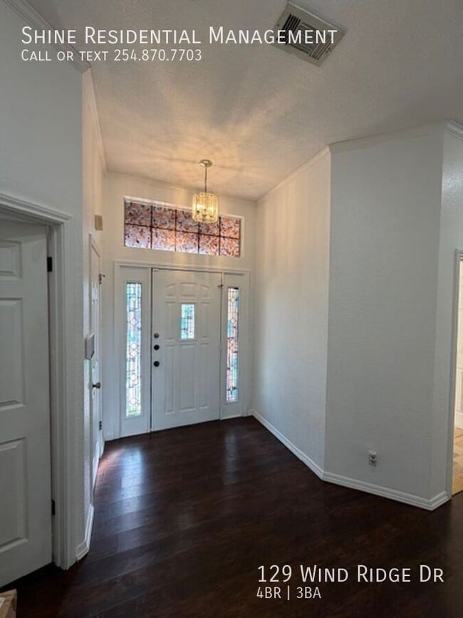 Building Photo - 129 Wind Ridge Dr