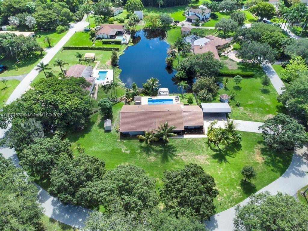 Primary Photo - 10820 SW 40th St
