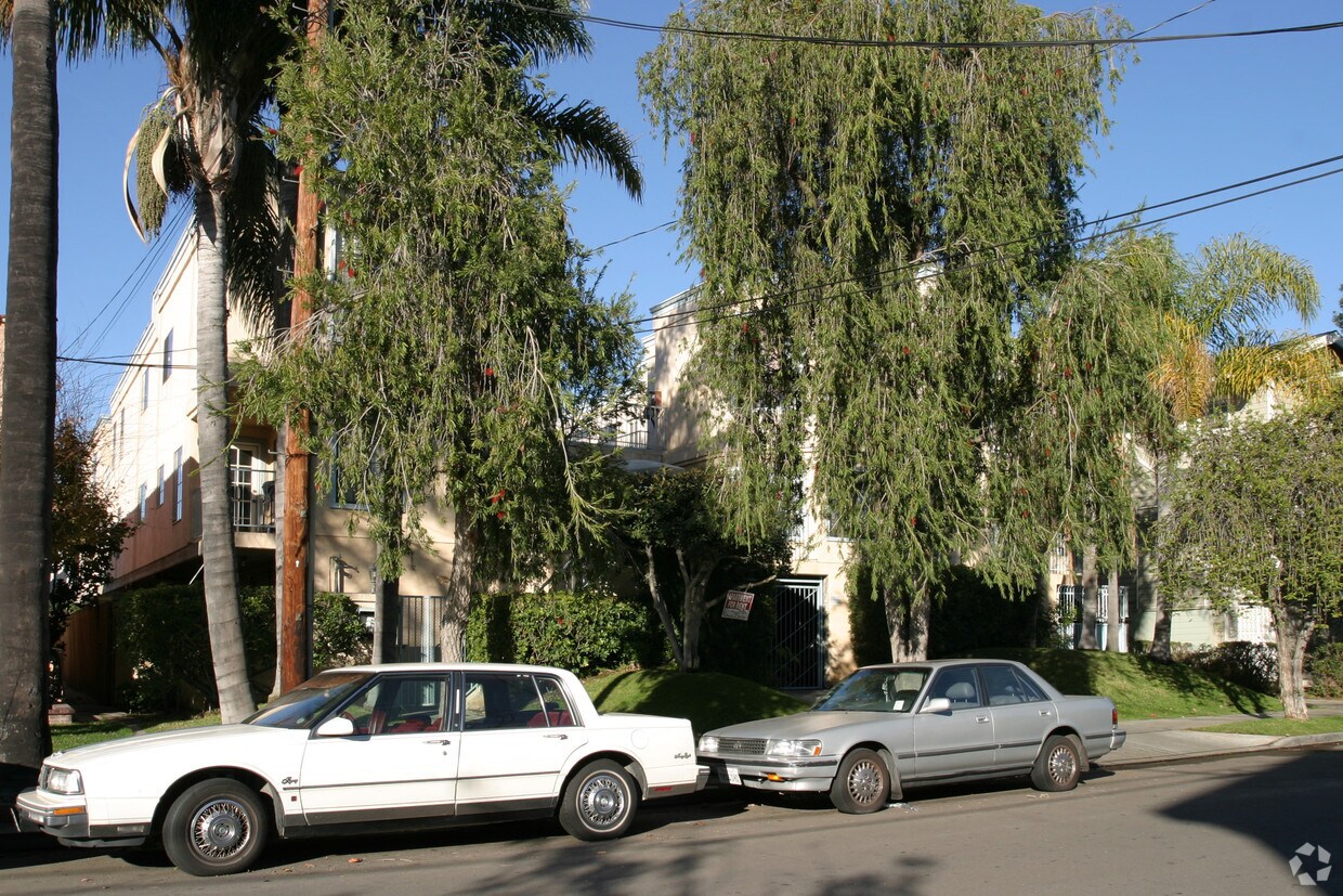 Foto del edificio - 1145 Belmont Ave