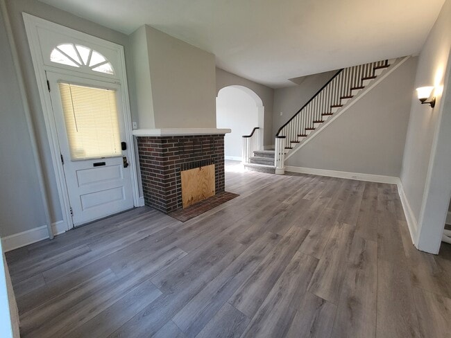 Front entrance living room - 128 N Charlotte St