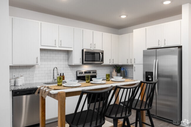 1 habitación, 1 baño - 756 pies cuadrados - Madison Waterstar