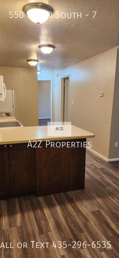 Foto del edificio - 550 W 200 S