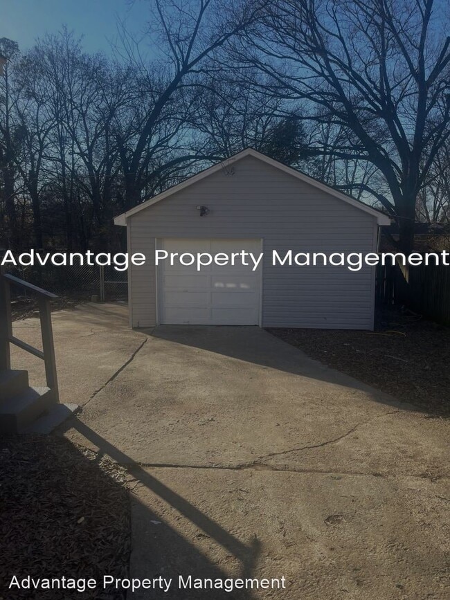Building Photo - 3 br, 1 bath House - 793 Berclair Rd.