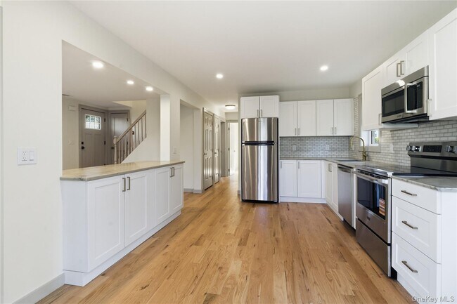 Building Photo - 336 2nd St