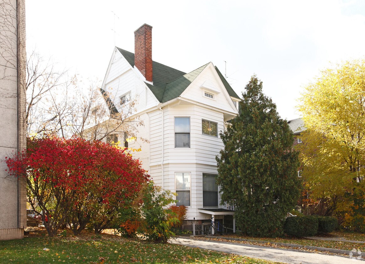 Building Photo - 602 Monroe St