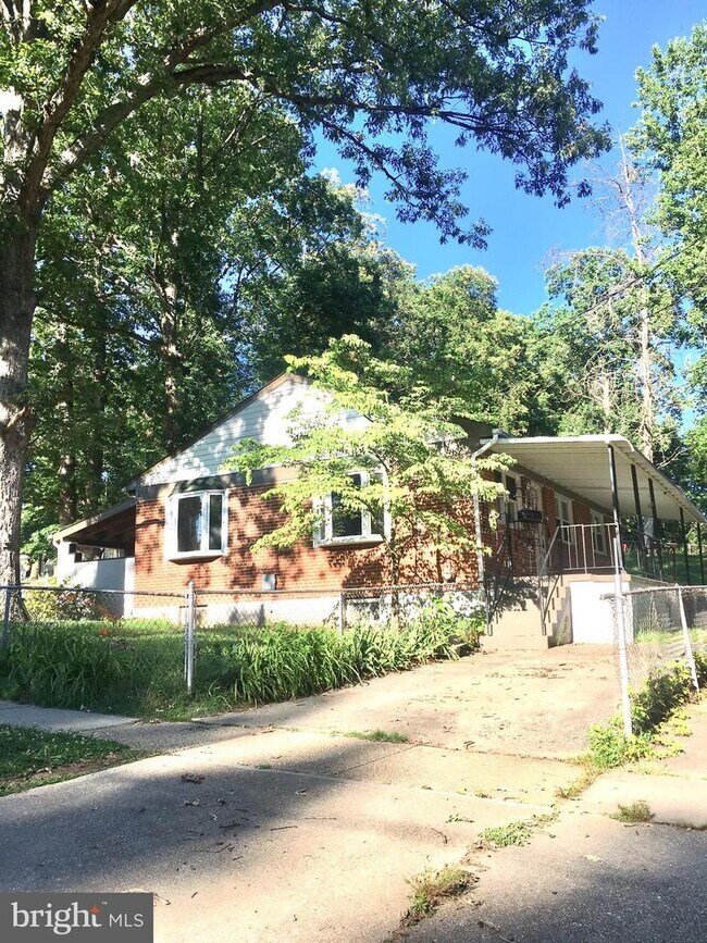 Building Photo - 10607 Tenbrook Dr