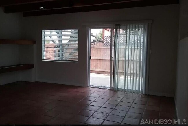 Foto del edificio - 4572 Muir Ave