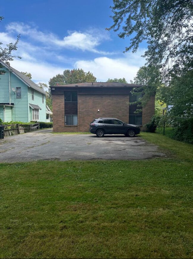 658 Sumner St, Akron, OH 44311 Townhome Rentals in Akron OH