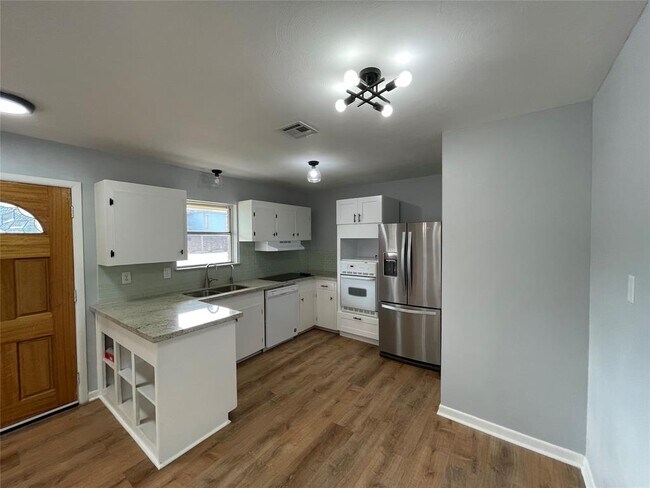 Foto del edificio - 328 1st St