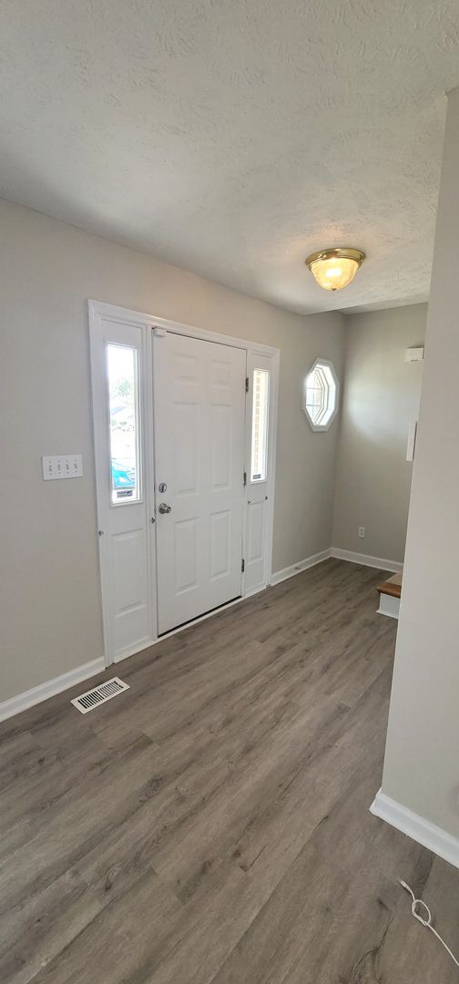 Foto del edificio - Beautiful 3 Bedroom home w/BONUS ROOM!!